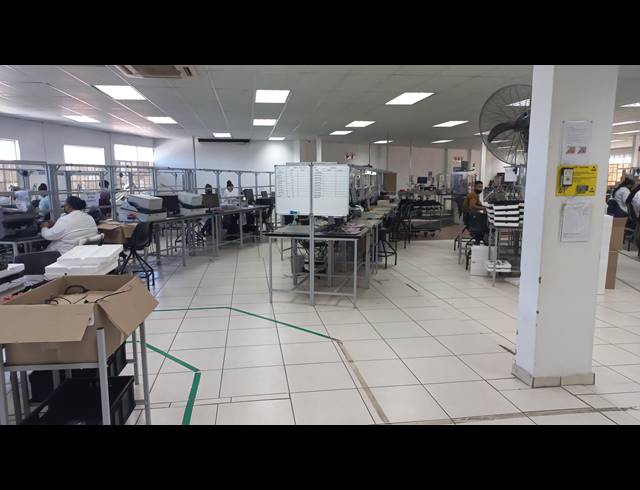1,100M² BUILDING TO LET IN WESTMEAD